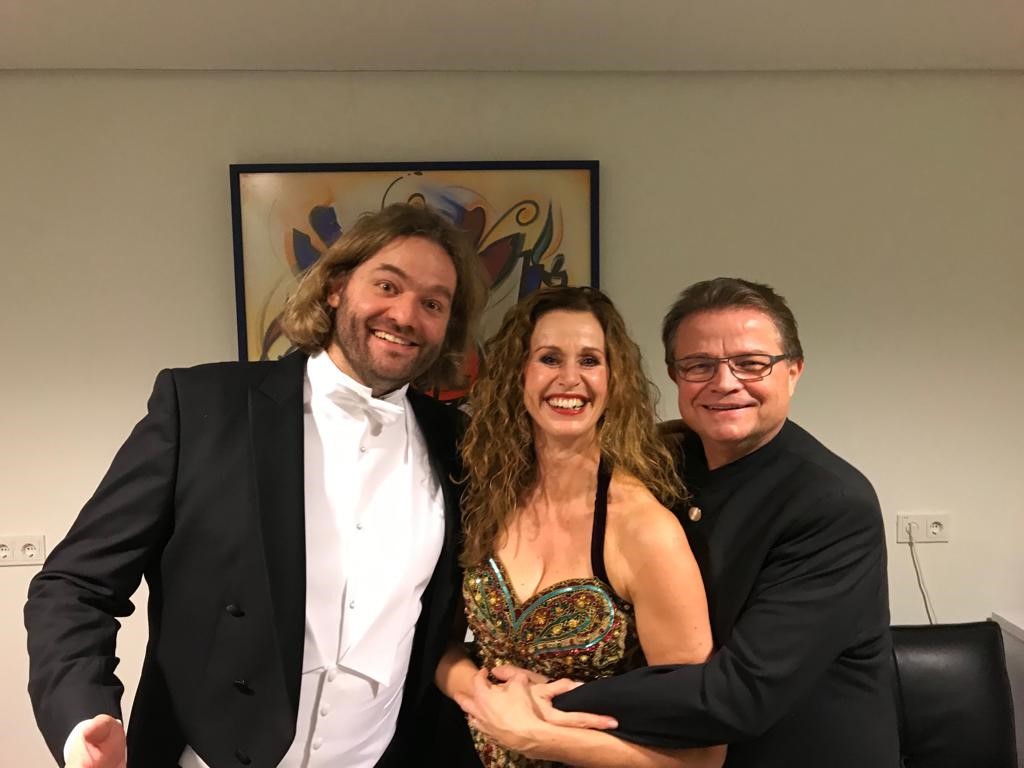 Wilma Bierens met Bariton Georg Gädker en tenor Arnold Bezuyen.